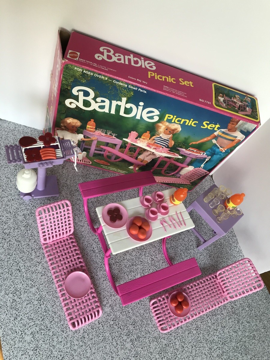 Barbie Vintage 1989 Picnic Set #7751 w/ Original Box; Near