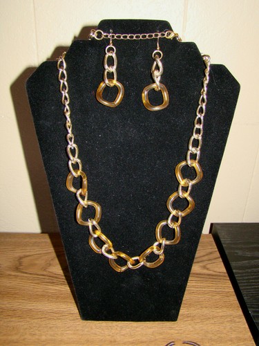 Vintage Mod Necklace and Earrings Set 