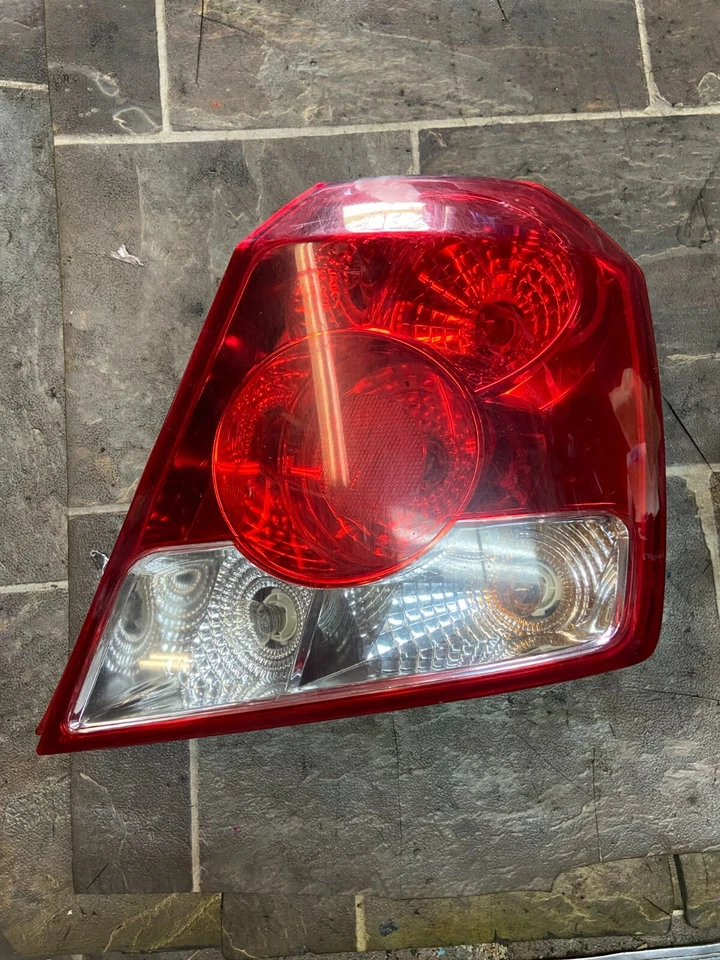 04-08 CHEVY AVEO SWIFT HTBK 05-08 PONTIAC WAVE LUZ TRASERA DERECHA LÁMPARA OEM Foto 2 de 4