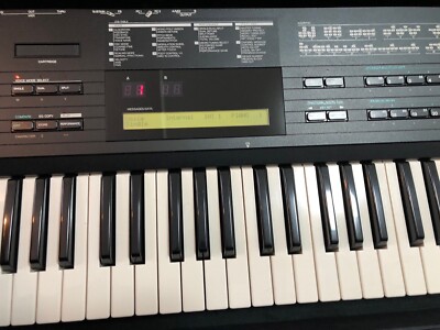 YAMAHA DX7 II-FD Digital Programmable Algorithm Synthesizer YAMAHA DX7 II-FD Digital Programmable Algorithm Synthesizer