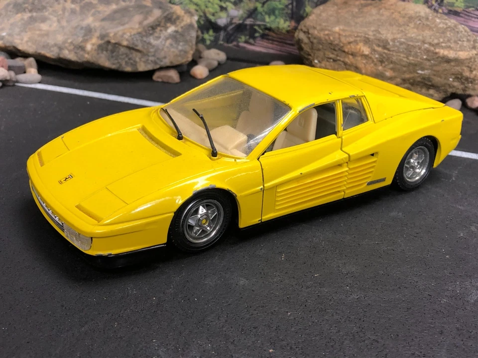 2 ~ Imperfect 1:24 Diecast Bburago FERRARI TESTAROSSA 1984 WHT/YLLW No Box AS-IS - Image 3 of 4