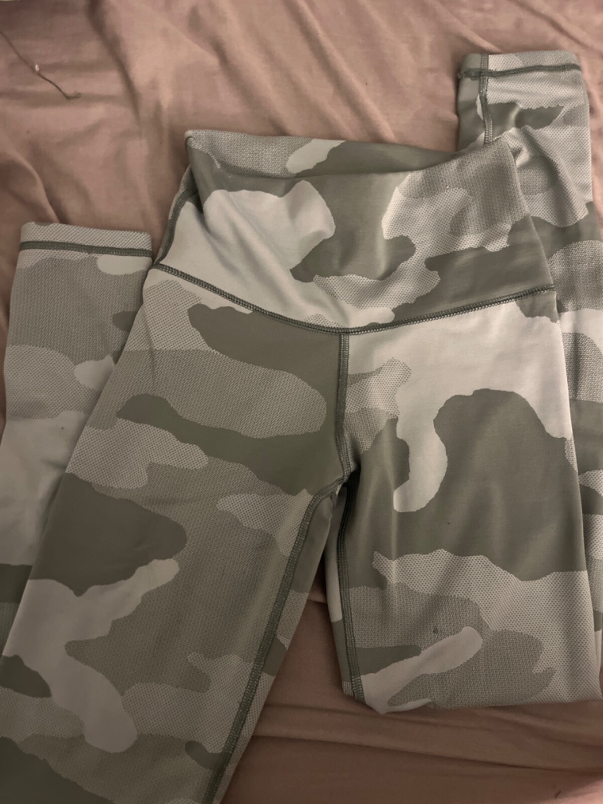 Aerie Chill Play Move Leggings Sage Green Camo Small Long