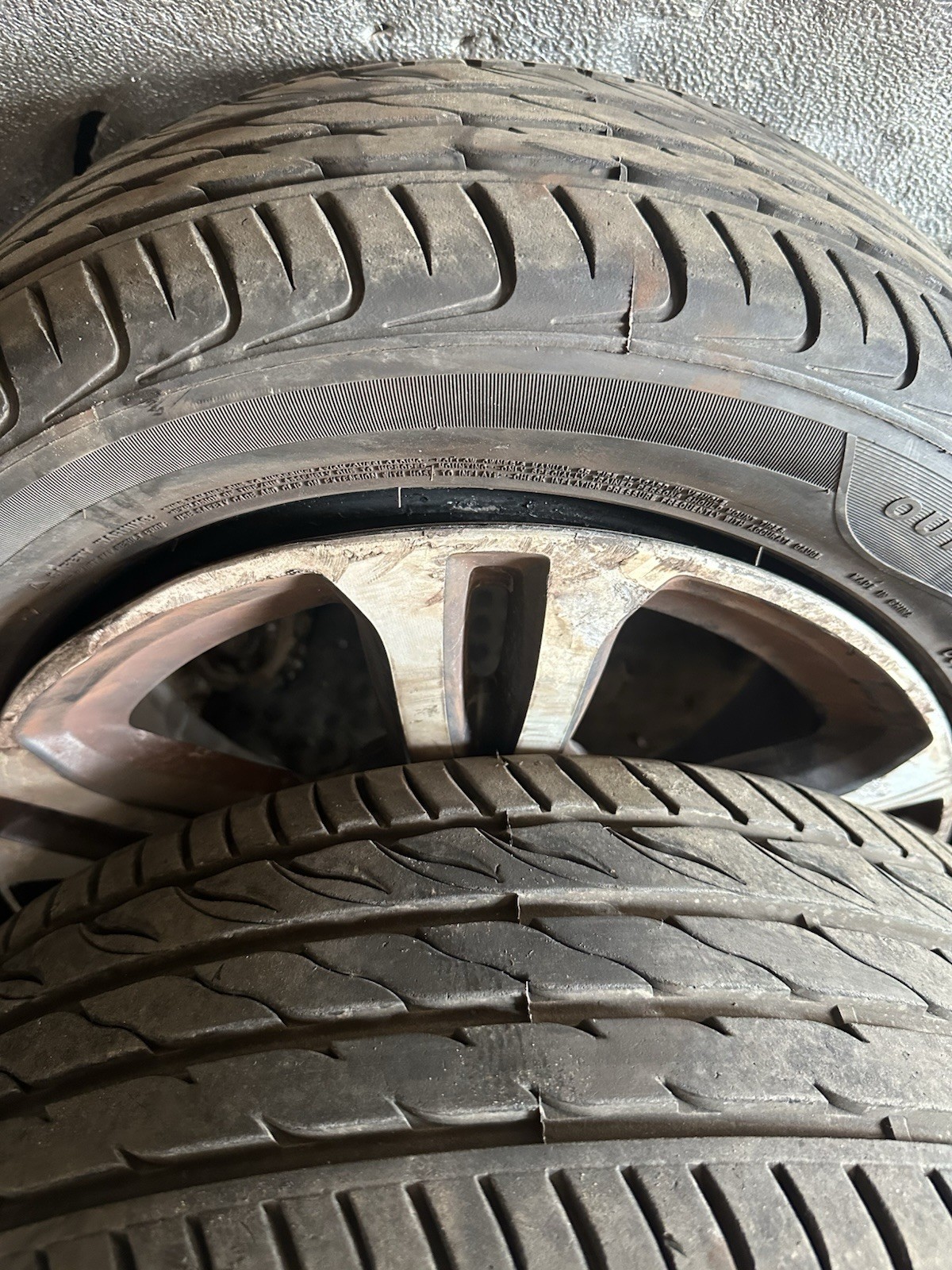 Alloy Wheels and Tyres 205 55 R16