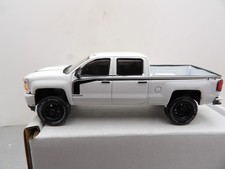 2017 CHEVROLET SILVERADO PICKUP     2019 GREENLIGHT ALL-TERRAIN    1:64 DIE-CAST
