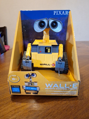 Wall-E Waste Load Lifter Remote Control Robot Figure Disney Pixar Ages 8+ NIB