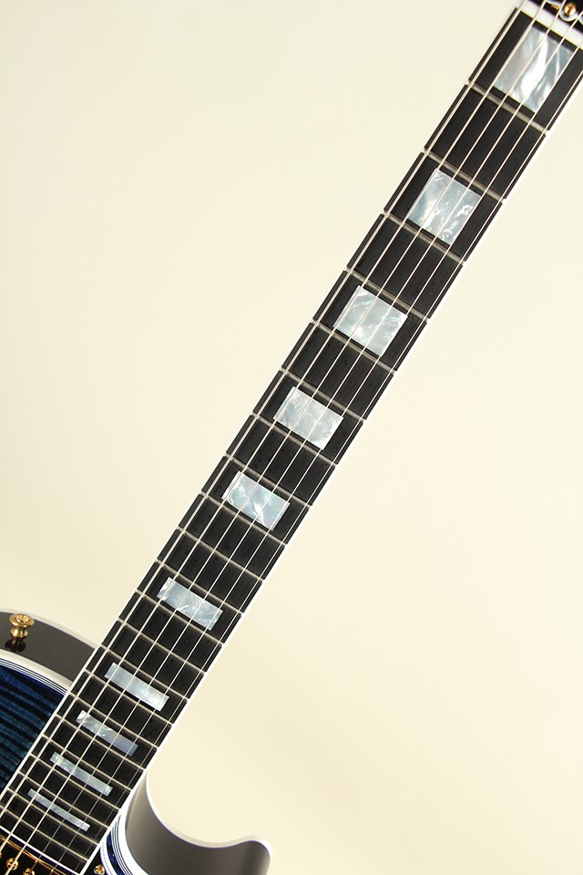 フォトジェニック　Les Paul Custom Model Gibson Les Paul Custom Figured Electric Guitar - Translucent
