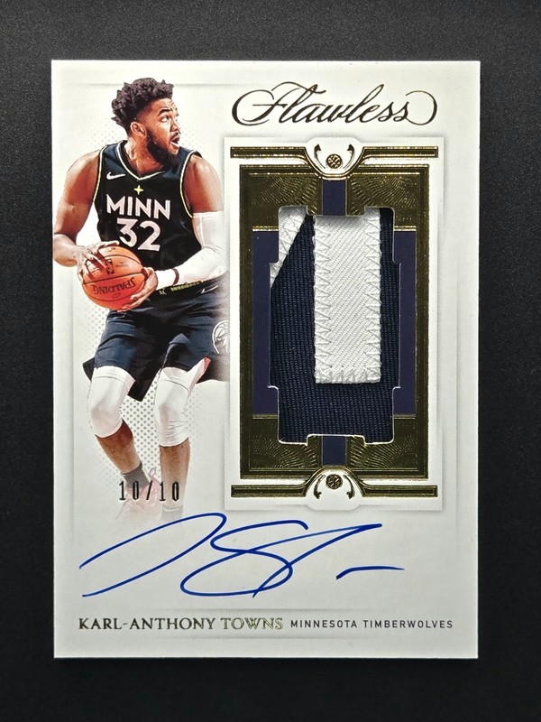 2020-21 Panini Flawless KARL-ANTHONY TOWNS Game-Worn Relic Auto Gold /10 VPA-KAT