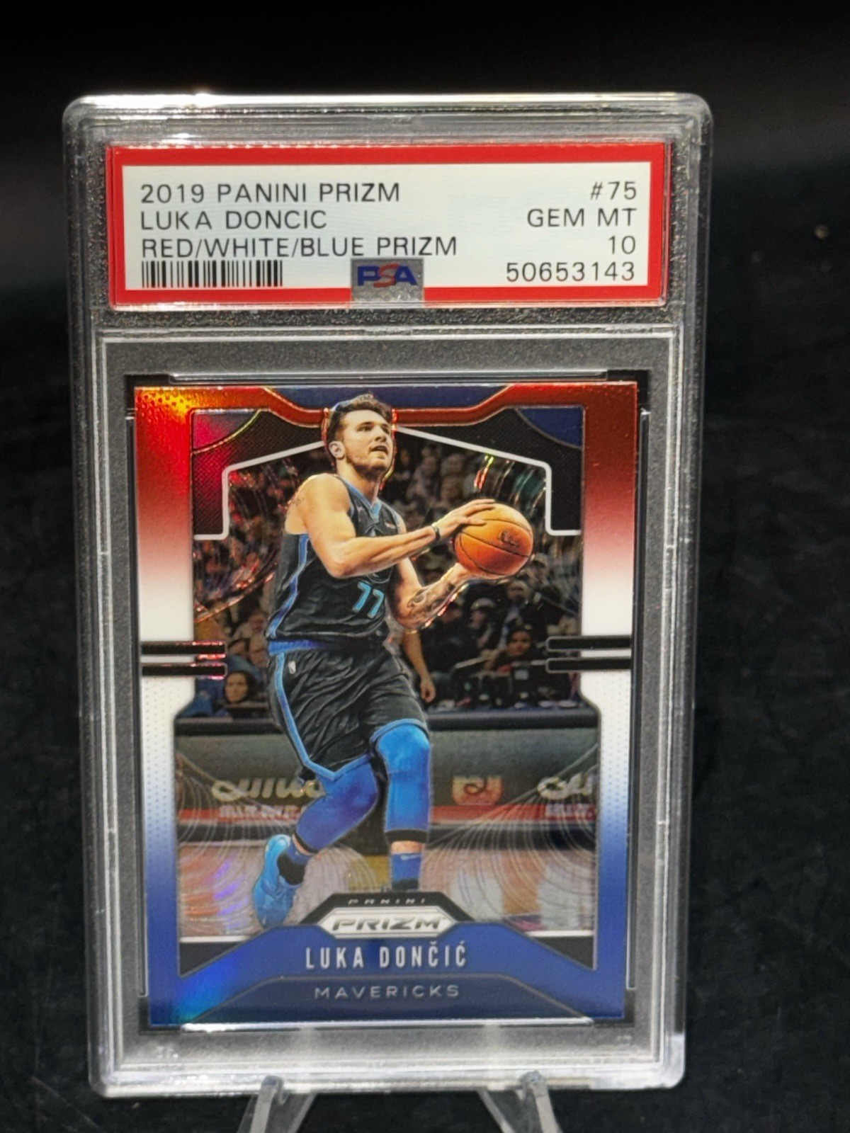 2018-19 Panini Prizm LUKA DONCIC Red White Blue Prizm #75 PSA 10 LAKERS
