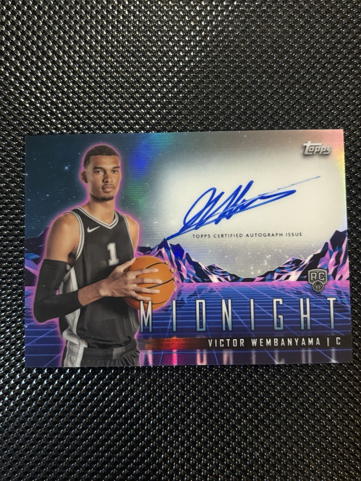 2023-24 Topps Midnight VICTOR WEMBANYAMA Horizon Rookie ON CARD Auto SP RHS-VW