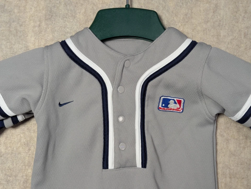 Винтажный 90-х Nike команды MLB логотип цельный комбинезон джемпер 24 месяцев серый ребенка ясельного возраста - Изображение 2 из 4