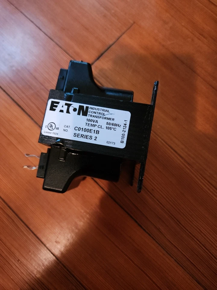 Eaton C0100E1B Control Transformers 240V 50/60Hz EA 100VA - Imagem 2 de 4