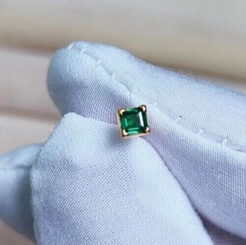 Pin perforador nariz tornillo esmeralda real princesa 0,50 quilates oro amarillo real 14 k Foto 2 de 4