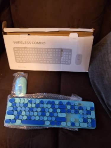 Wireless Keyboard And Mouse Combo Model: PC403A - Picture 1 of 5