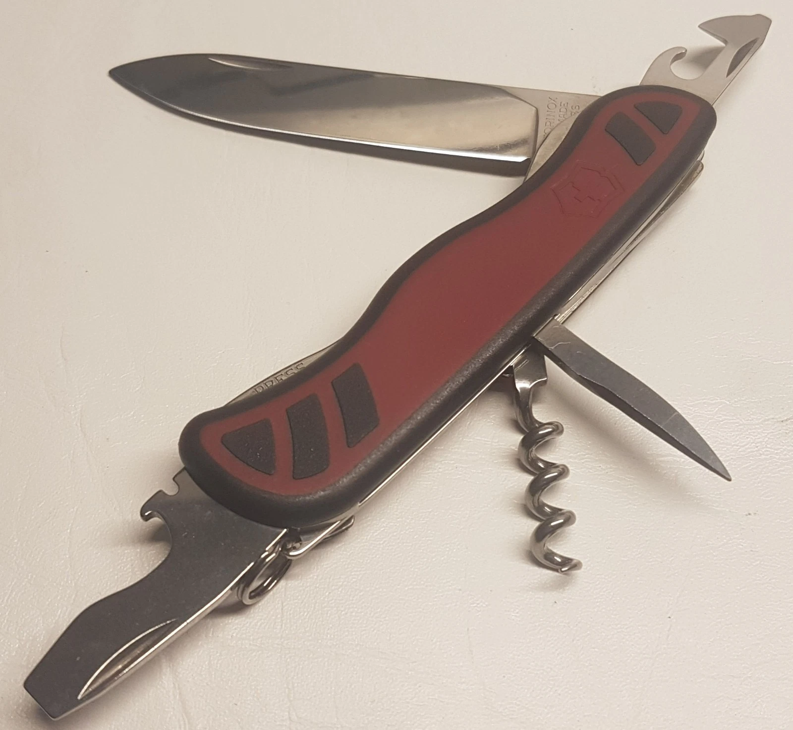 Victorinox Swiss Army Knife RARE non-serrated Red / Black RETIRED