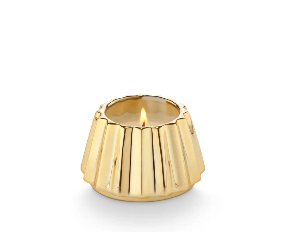 Illume Tried and True Gold Christmas Soy Candle - Mulled Cider Scent - Image 2 of 4