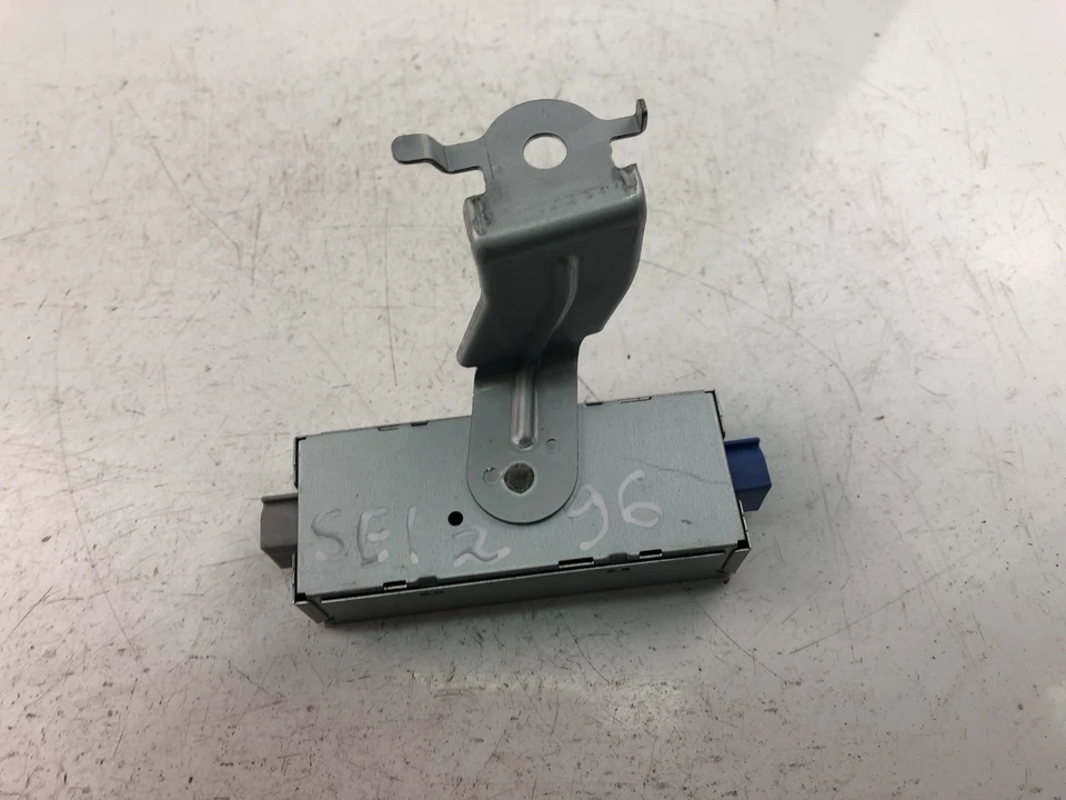 TOYOTA COROLLA Estate E21 863C0-02040 Control Unit 2019 17235896 - Image 4 of 4