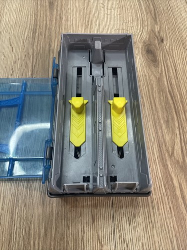Hot Wheels Race Case Track Carry Case w/ Dual Car Launchers Start Line 2015 - Picture 5 of 6