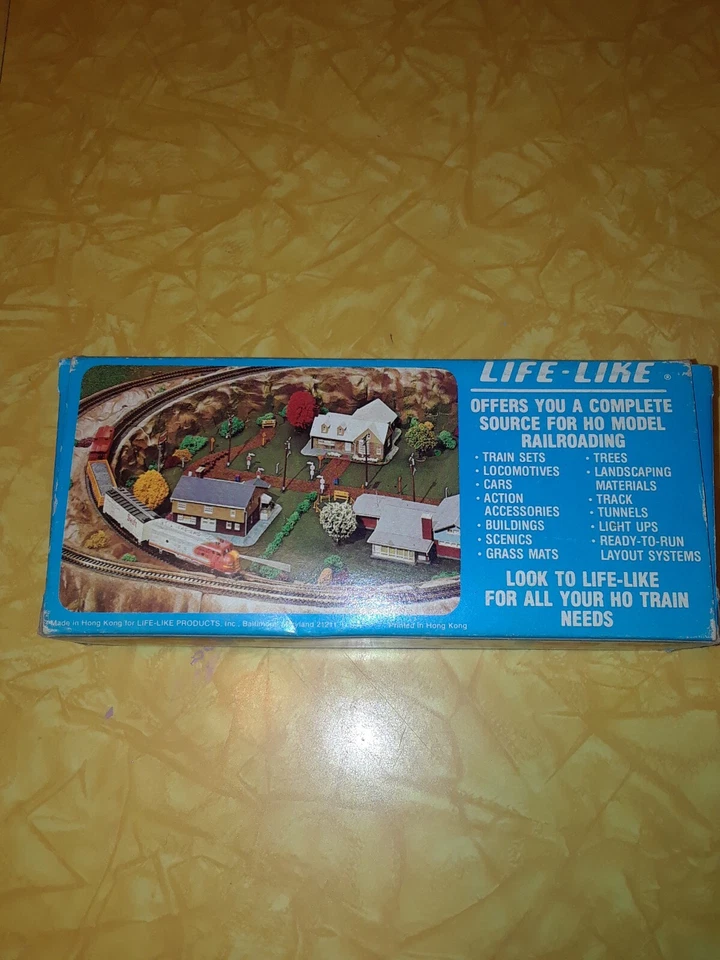HO Scale Lifelike Lehigh Valley Boxcar - Freight Train NIB - Image 4 of 4