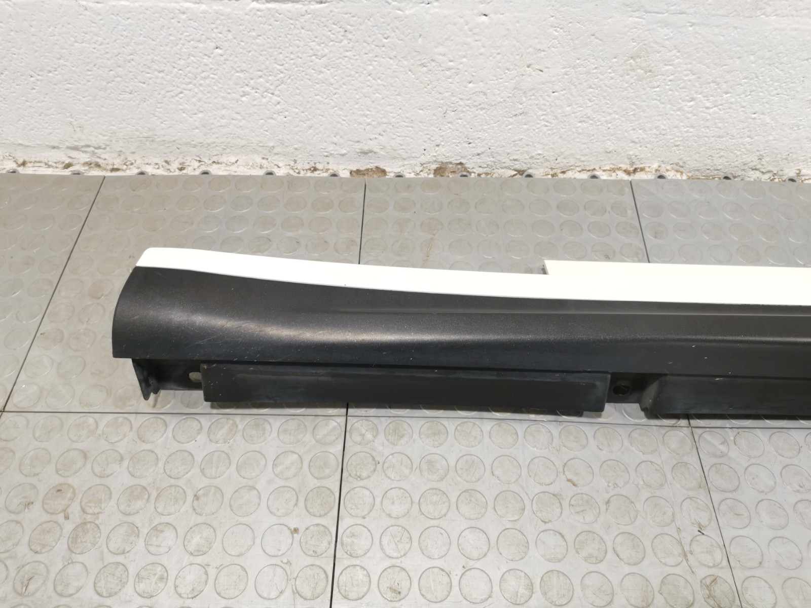 Maserati Ghibli 2017 RWD M156B 3.0 L Left Driver Side Skirt Rocker Panel OEM