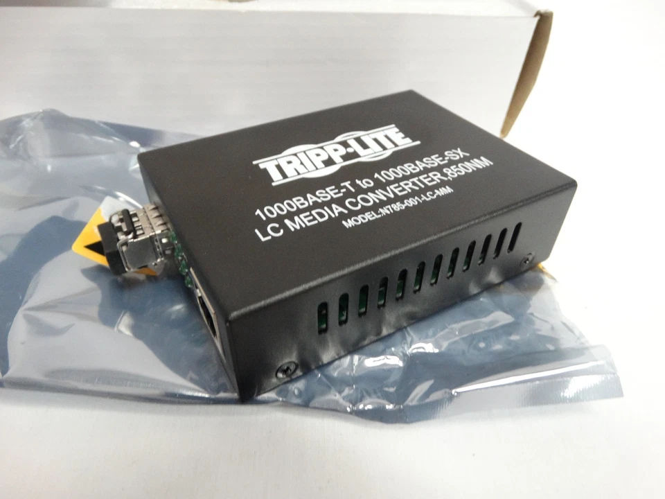 Tripp Lite N785-001-LC-MM RJ45 10/100/1000 850nm 550m Media Converter Open Box - Image 2 of 4