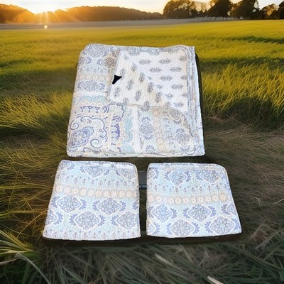 Cynthia Rowley Full Floral Quilted Bedspread 82x81 w/ 2 Matching Shams