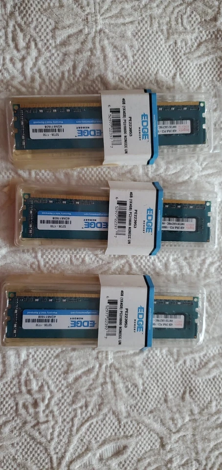 Edge Memory PE223953 4GB  PC310600 NONECC UN SEALED - Image 2 of 3