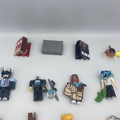 Roblox Toy Lot With Carrying Case 20 Figures