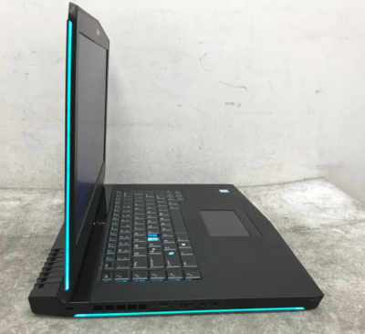 Alienware 15-R3 / Intel Core i7-7700HQ 2.80GHz / 16GB RAM / 1TB