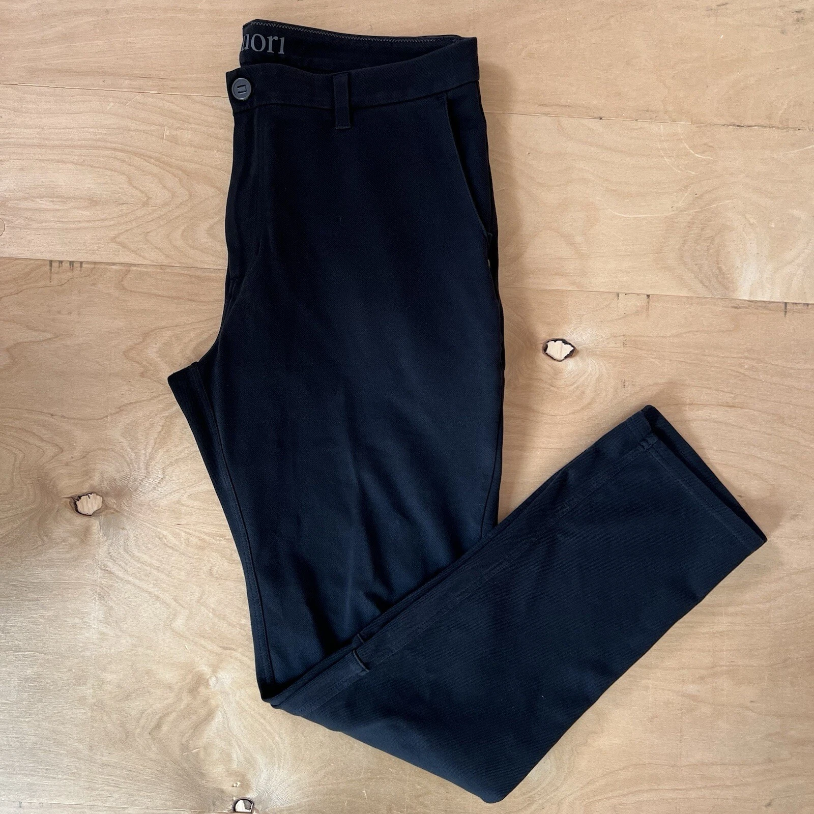 vuori everything lightweight athleisure workwear comfy pants