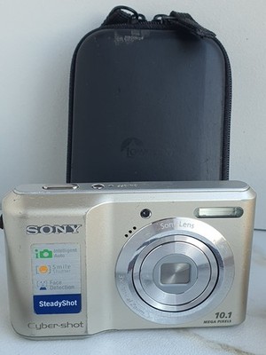 Sony Cybershot DSC-S2000 silver 10.1MP digital compact camera WORKing.