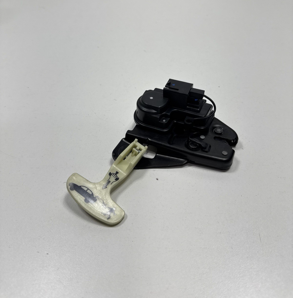 ✅2014-2024 MASERATI GHIBLI TRUNK LID LATCH LOCK ACTUATOR & EMERGENCY HANDLE OEM