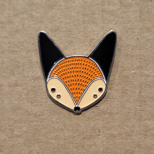 Gingiber: Retired Red Fox Enamel Pin - 3cm Slightly Used