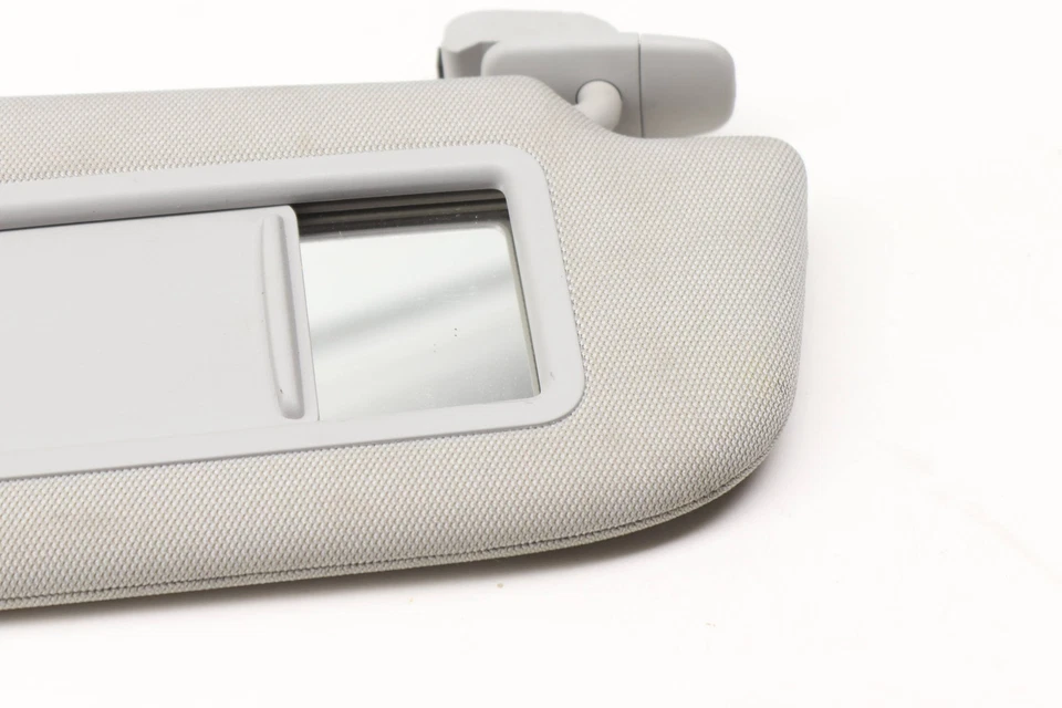 2014-2017 AUDI RS7 — правый солнцезащитный козырек/зеркало 4G0857552A - Изображение 4 из 4