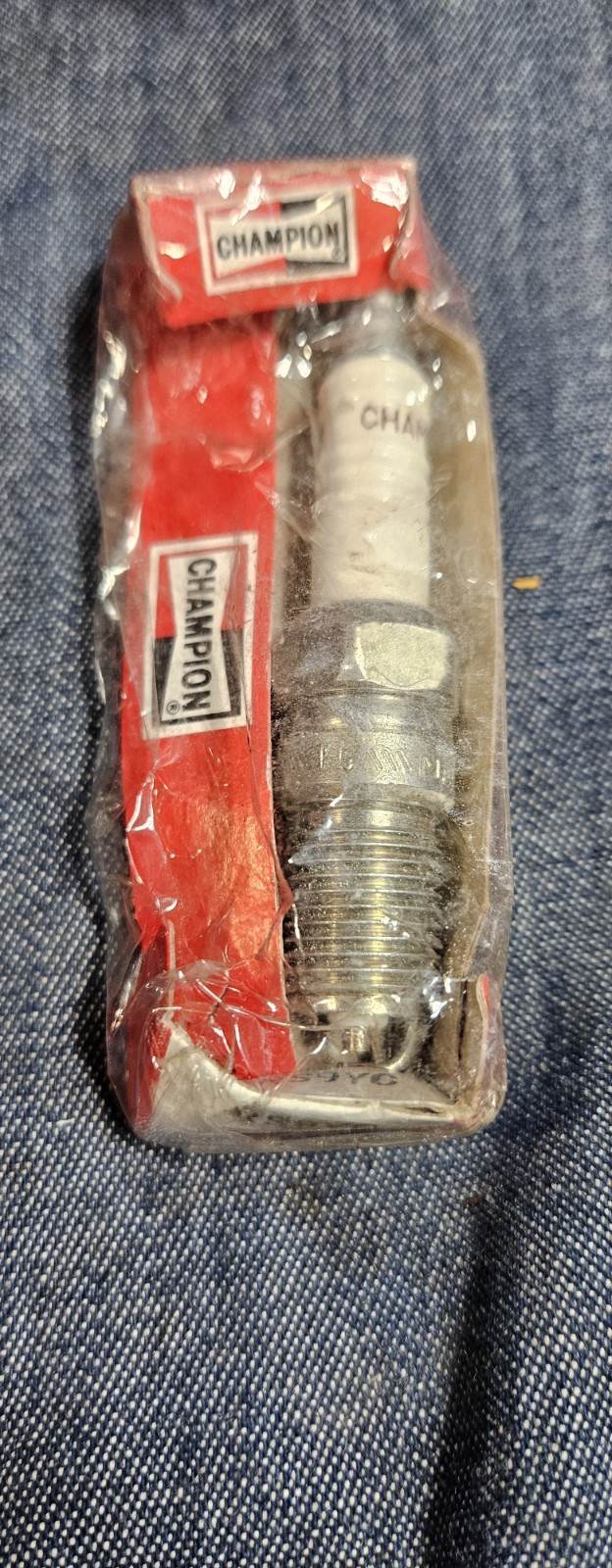 RS9YC Champion  Spark plugs Citroen Ford Peugeot Renault