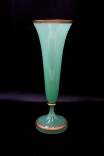 Vtg ART DECO GREEN URANIUM Art Glass Trumpet VASE w/Gold Trim 35cm L28