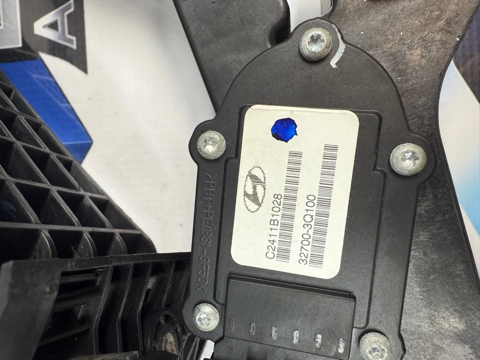Acelerador de pedal de gasolina Hyundai Sonata 2011-2014 32700-3Q100 OEM Foto 2 de 4