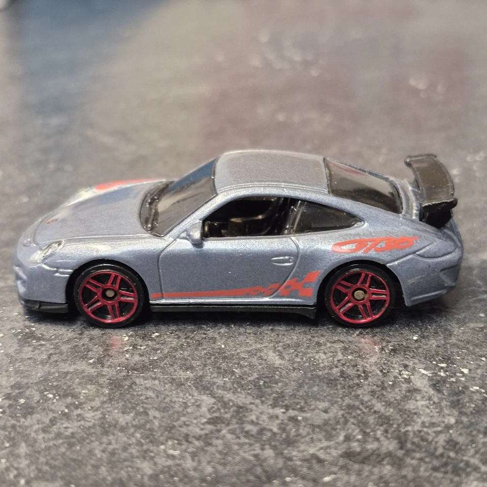 Coche diecast Hot Wheels 2011 nuevos modelos Porsche 911 GT3 RS Foto 2 de 4