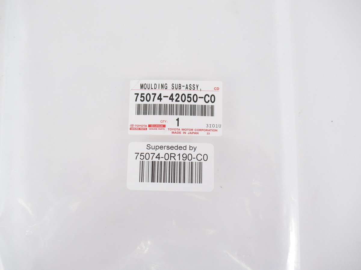 Genuine OEM Toyota 75074-0R190-C0 Driver LH Lower Molding 19-23