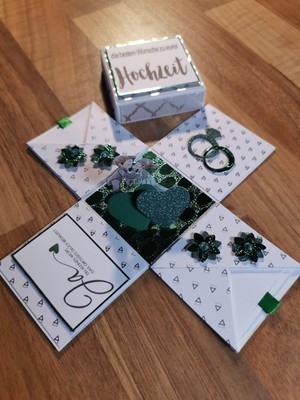 Geschenkbox,Explosionsbox,Hochzeit,Gutschein,Handarbeit,dunkgrün,Brautpaar,5x5cm