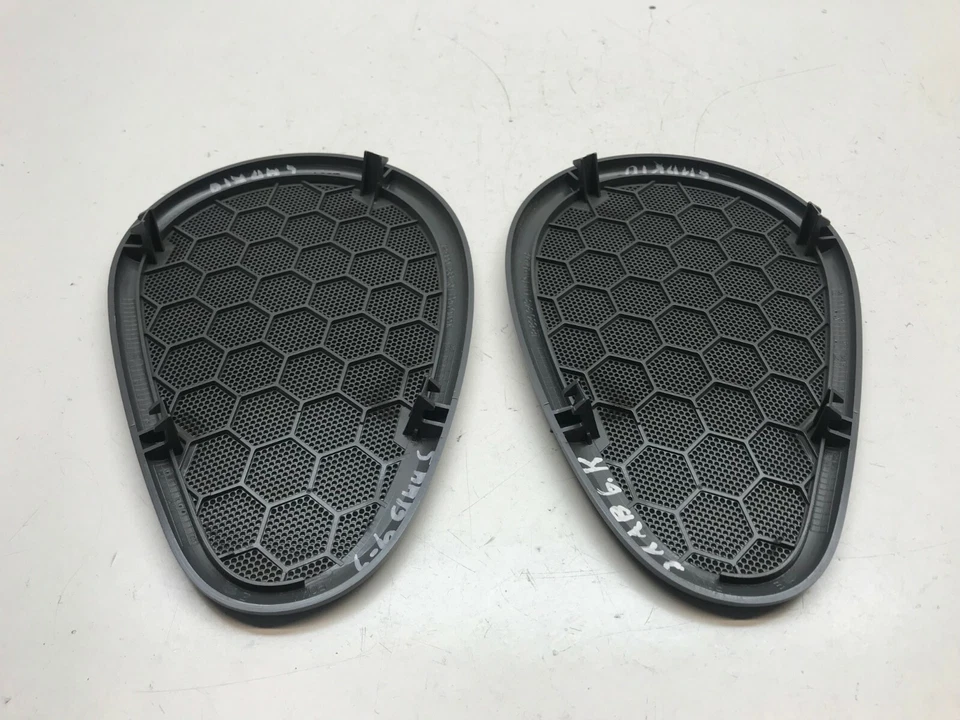 SAAB 9-3 2006 03-07 CABRIO REAR LEFT & RIGHT SIDE SPEAKER GRILL COVER 12831363 - Image 3 of 3