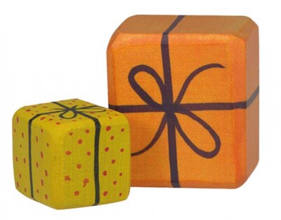 Holztiger 80319 2 Geschenkpakete Holzfigur bemalt