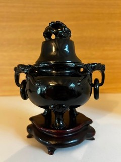Antique chinese red bakelite Amber vase