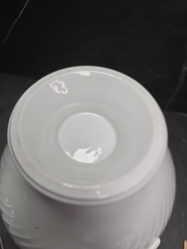 Superbe Stoneware Soup Turren White With Lid - Picture 7 of 11