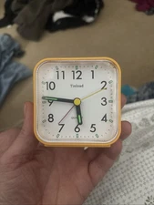 Little Clock   Tested Working Battery Operated
