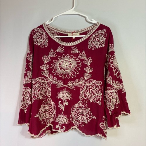 NWT Solitaire Red and White Floral Embroidery 3/4 Sleeve Blouse Size Large - Picture 1 of 8