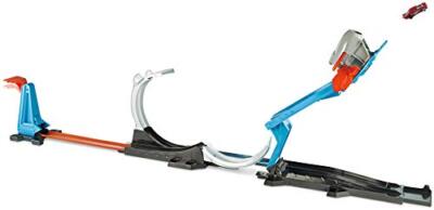 Hot Wheels FLK60 Track Builder Raketenstart-Challenge, Stunt Spielset mit Rakete