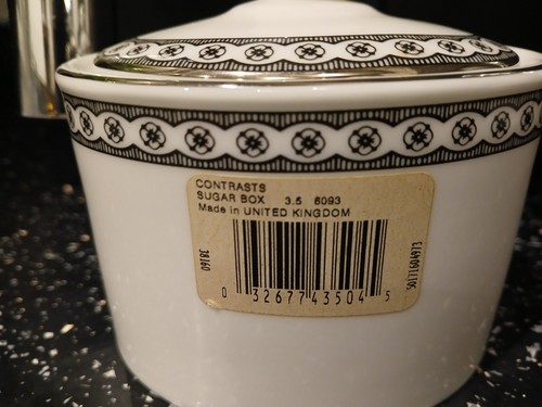 WEDGWOOD CONTRASTS LIDDED SUGAR - UNUSED - Picture 3 of 4