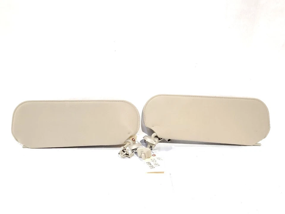 二手 右遮阳板 适合:2022 雪佛兰 Express 3500 van R. 乙烯基 右等级 — 第 3/4 张图片