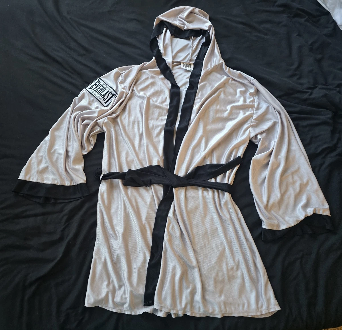 ボクシング SupremeEverlast Satin Hooded Boxing Robe Supreme Everlast Satin Hooded Boxing Robe (FW17) - $168