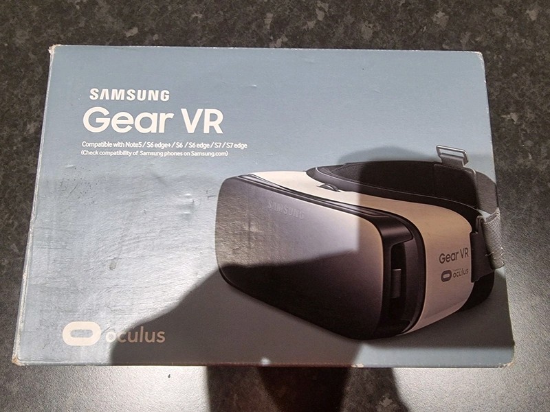 Samsumg Gear VR Oculus SM-R322 Headset